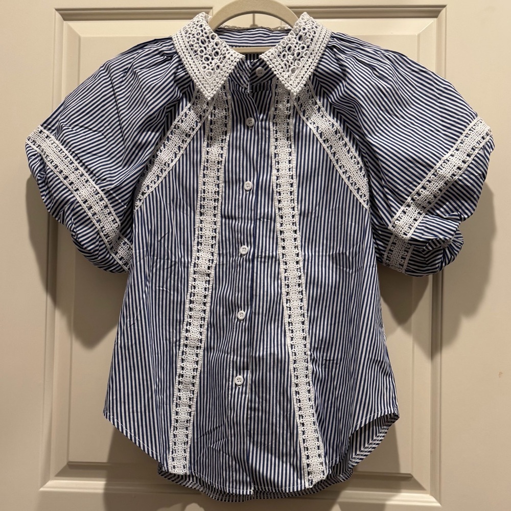 Blue and White Striped Blouse with Lace Trim
Lovely Bubble sleeves